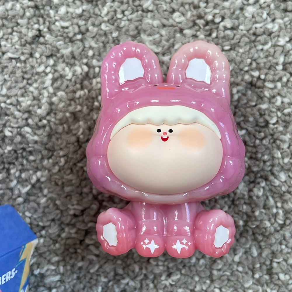 AMLLS Studio Travel Rabbit Series PVC Figures, blind box, confirmed style: Rose